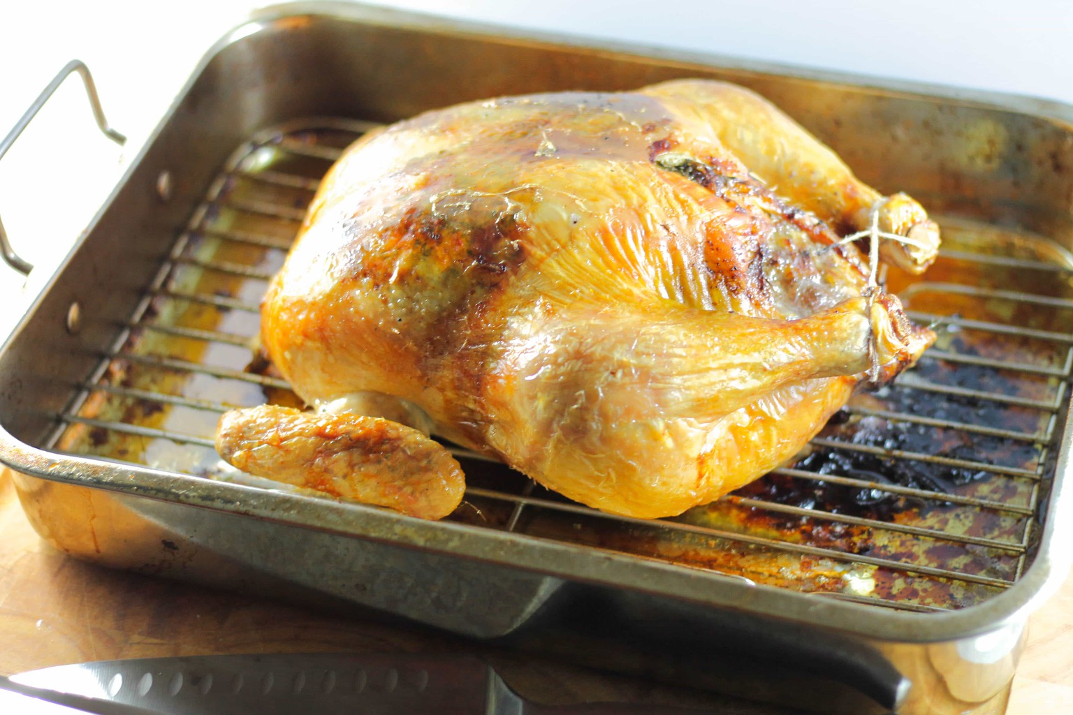 The Only Keto Roast Chicken & Stuffing Recipe You Need By Aussie Keto Queen. Keto roast chicken stuffing, How to cook roast chicken, temperature for cooking roast chicken, best roast chicken, roast chicken stuffing, keto stuffing. A delicious roast chicken recipe using herb butter and keto friendly stuffing that the whole family will love! Recipe uses a 1.6kg chicken but can easily be scaled. 