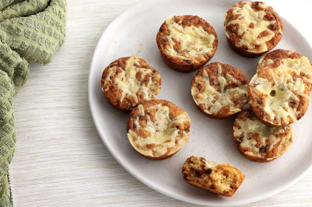 Keto Vegemite and Cheese Scones are the perfect savoury snack on the keto diet! They taste just like Vegemite on toast and are a simple and easy keto snack, great for lunches. #ketosnacks #easyketo #ketorecipes