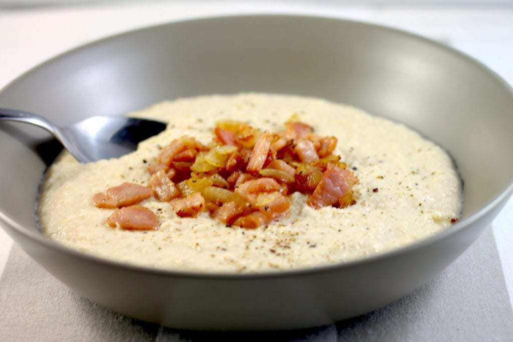 Keto cauliflower soup with bacon by Aussie Keto Queen. Keto cauliflower soup with bacon, bacon soup, cauliflower bacon soup, how to make soup with cauliflower