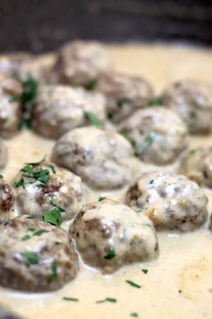 Keto Swedish meatballs is one of my favourite Keto Dinners to have, especially paired with this silky Keto Cauliflower Mash! An easy weeknight keto meal, on the table in no time at all. #easyketo #ketodinner #ketorecipe #keto