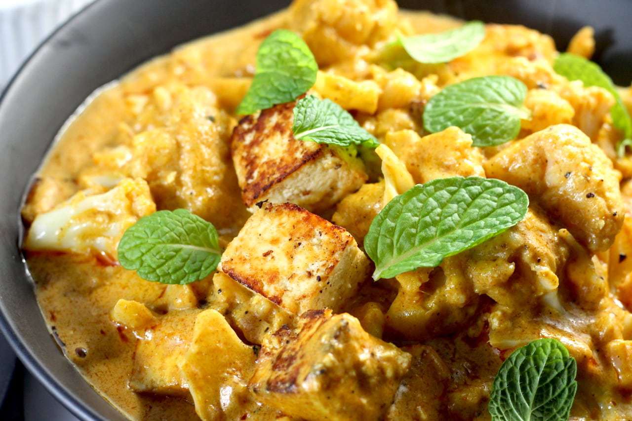 Keto Vegetarian Curry with Paneer and Cauliflower