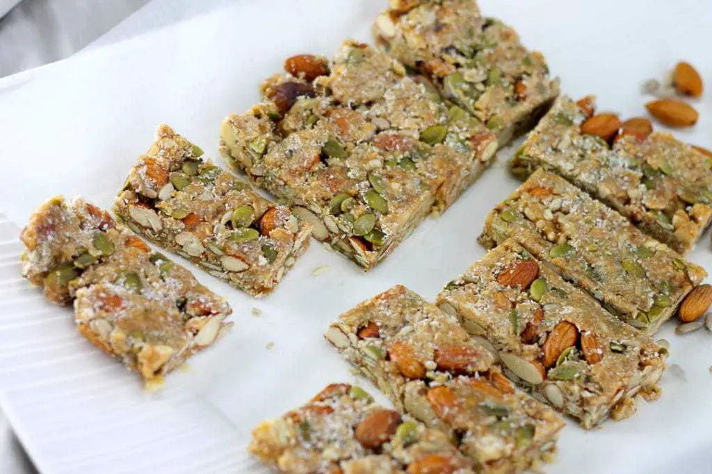 Keto Nut Bars - The Perfect Keto Breakfast, this easy snack is low carb and high fat, making it a great freezer friendly keto snack that you can grab and go! #keto #ketogenicrecipes #ketogenicdiet #LCHF