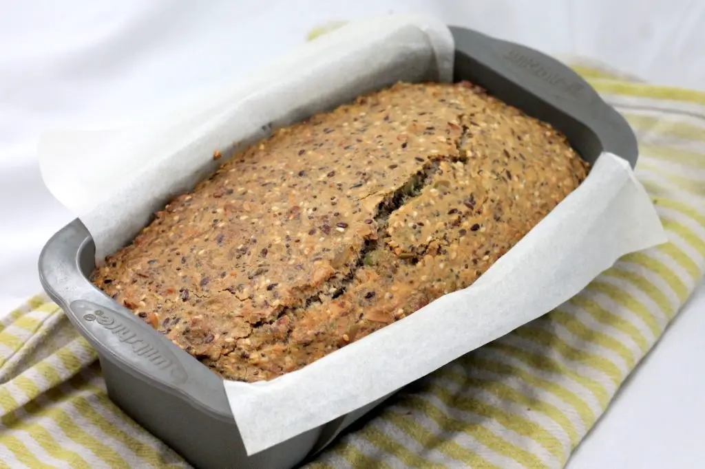 Keto Seed Bread by Rachel Burke Aussie Keto Queen. This Keto Seed Bread is the perfect keto lunch, make ahead and eat all week. Nutrient dense and no hard to find ingredients. This loaf has all the best things about keto, loaded with bacon and cheese, eggs and almond flour. Perfect for breakfast, lunch, dinner or a snack! 
