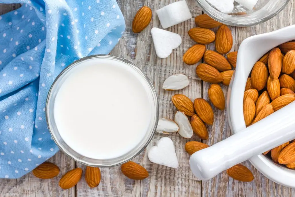 Is Almond Milk Keto [Nutritional Value Explored] 